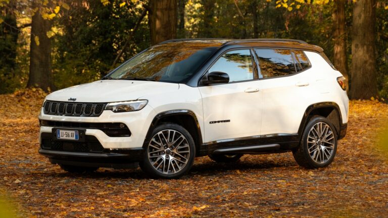 Next-Gen Jeep Compass, Powerful Turbo Compact SUV With Latest